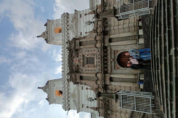 Stadstour in Quito. Muffin, kabelbaan, historisch centrum en Midden van de wereld