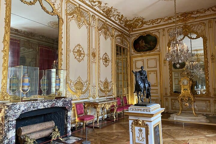 Versailles - Guided Tour in The King's Private Apartments