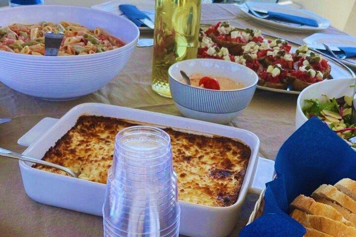 コス島: 少人数グループの 1 日セーリング (食事、飲み物、水泳付き)