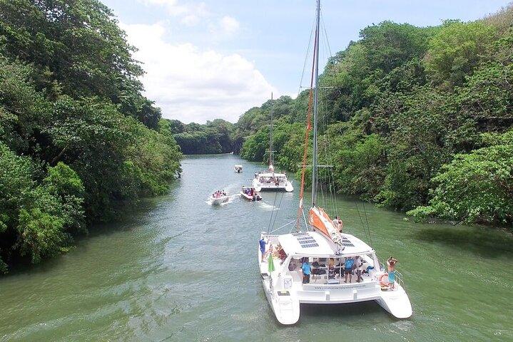 Excursion en Catamaran à l'Ile au Cerfs avec Déjeuner et cascade GRSE