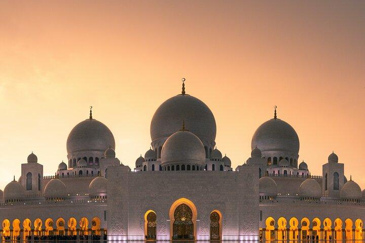 Abu Dhabi Tagestour mit der Großen Scheich Zayad Moschee