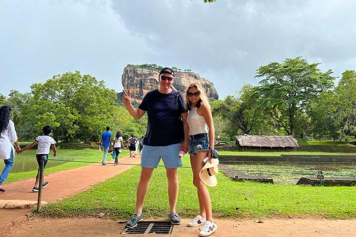 Rock Fortress og Dambulla Cave Temple Dagsudflugt fra Kandy