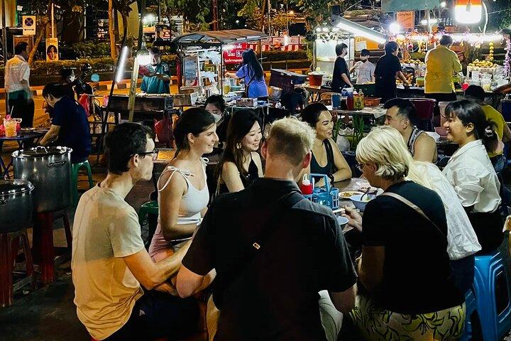 4 - Excursão guiada TukTuk Street Food