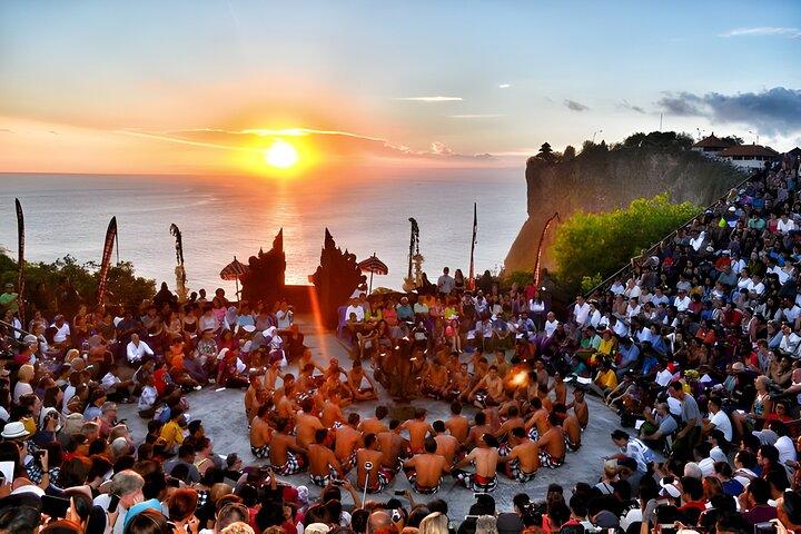 O Combo de Bali: Ayung Rafting, Uluwatu Sunset e Jantar