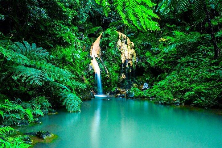 Vulcão Lagoa do Fogo e Termas da Caldeira Velha
