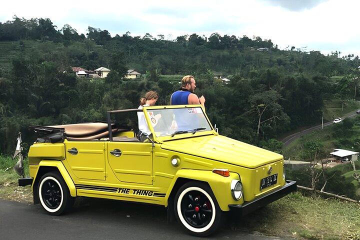 Uluwatu Sunset Trip con Bali Volkswagen Safari Classic Car Tours
