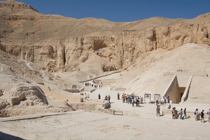 Full Day Exploration in Luxor West Bank and Valley of the Queens
