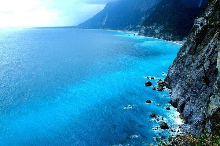 Taroko, Qingshui Cliffs : Liyu Lake & Hualien Zuckerfabrik Tour