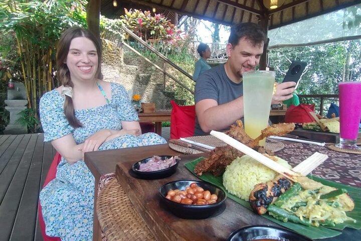 Melasti Beach Uluwatu Kecak Dance South Bali Tour guidato privato