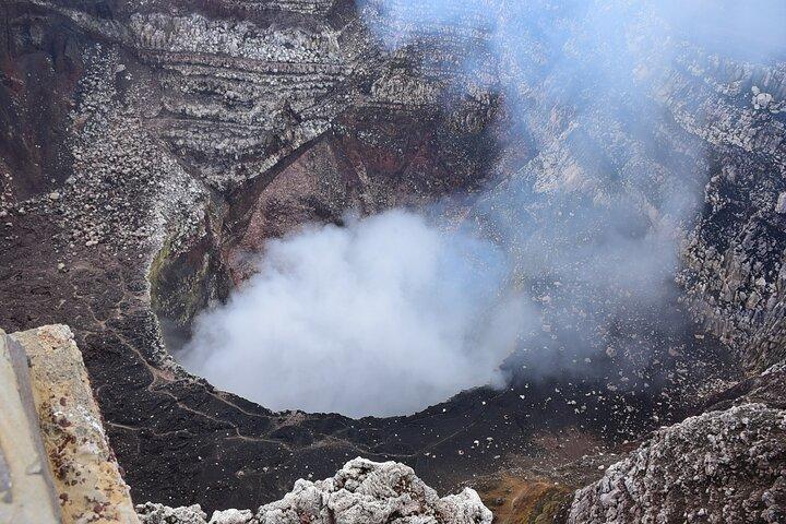 コスタリカ発、ニカラグア火山とグラナダへの日帰り旅行