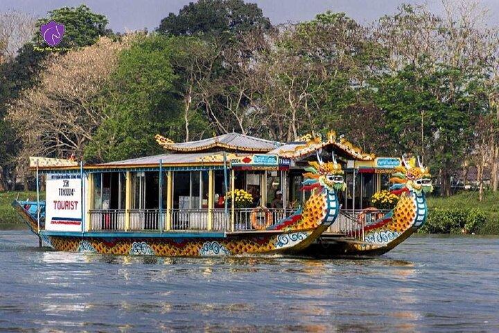 Scenic Dragon Boat Trip On Perfume River - Hue City