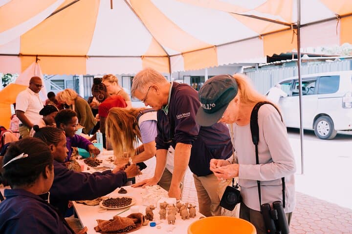 African Gemstones, Garnets Jewelry, Beads & Crafts Shopping Tour