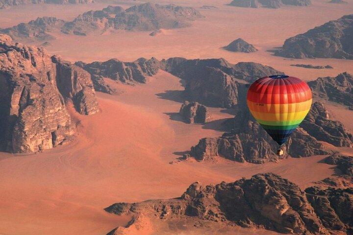 Excursão terrestre de ida e volta do porto de Aqaba a Petra e Wadi Rum