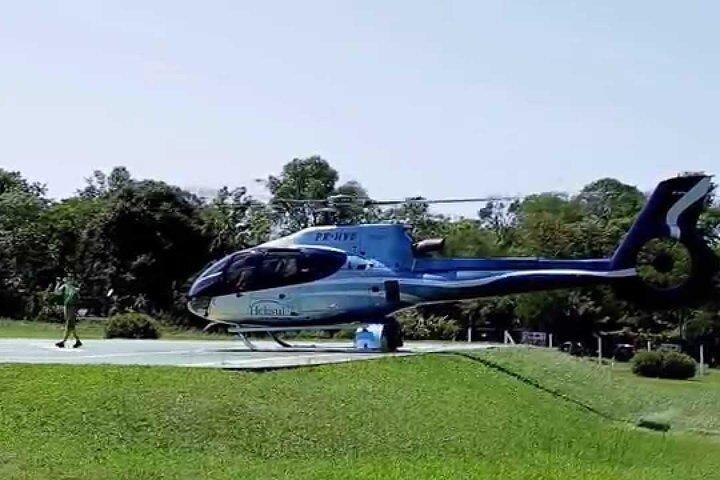 プライベートヘリコプター飛行:トライボーダーとイグアスの滝上空