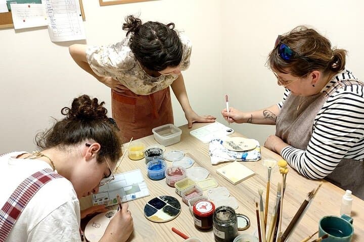 2 Hours Private Painting of Ceramics in Osaka