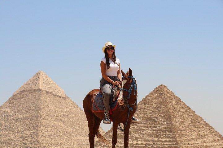 Visite d'une journée complète dans les pyramides de Gizeh Sphinx Saqqara et Memphis