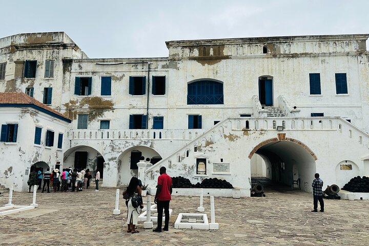 Assin Manso Slave River og Cape Coast Castle Privat dagstur