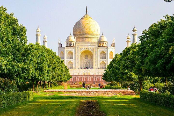 Full-Day Private Tour in Taj Mahal by Gatiman Express Train