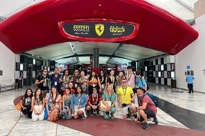 Themenpark Ferrari World mit Ticket und Transfer