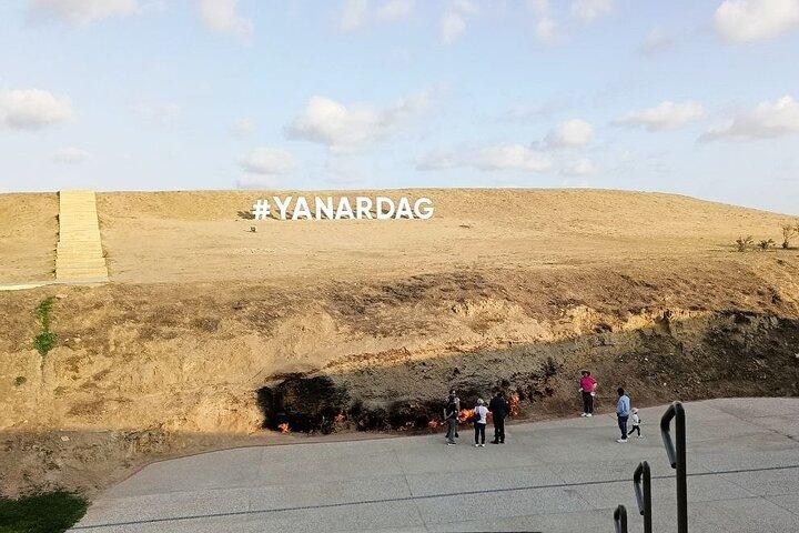 Bakoe : Gobustan-Absheron-Ezraider Tour Off-Road Fee/Lunch Inc