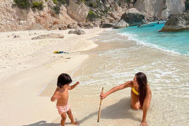 Zakynthos privat krydstogt til Turtle Island, Keri Caves & Mizithres