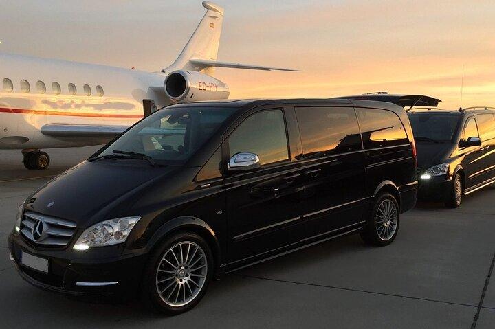 Istanbul Airport (SAW) to Istanbul - Round-Trip Private Transfer