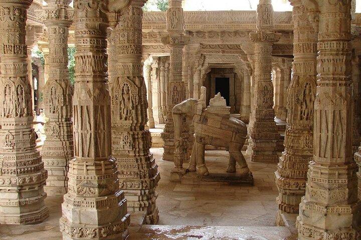 Kumbhalgarh & Ranakpur Tagestour von Udaipur