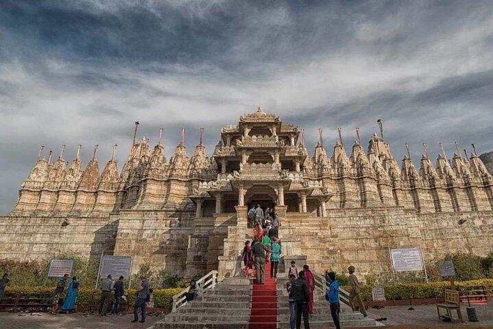 Kumbhalgarh & Ranakpur Tagestour von Udaipur