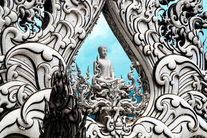 Chiang Rai Famed Temples and Golden Triangle Tour from Chiang Mai