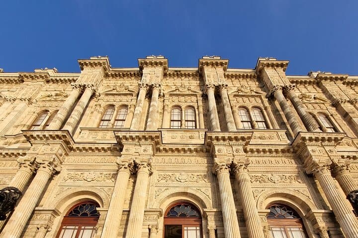 Istanbul Experience: Dolmabahçe Palace Tour and Yacht Cruise