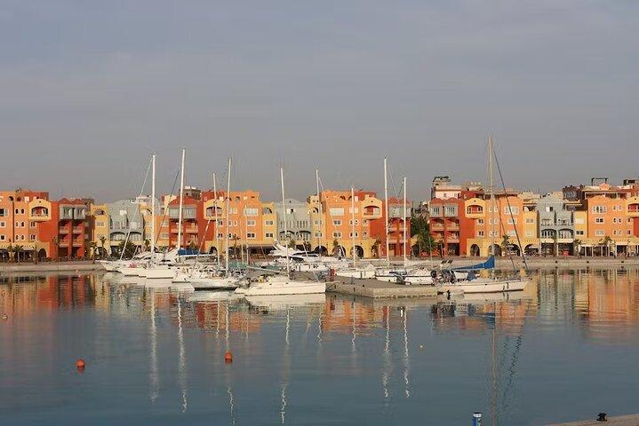 Tour notturno di Hurghada con il Grand Aquarium e cena