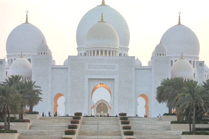 Full-Day Abu Dhabi City Tour with Free Entry Sheikh Zayed Mosque
