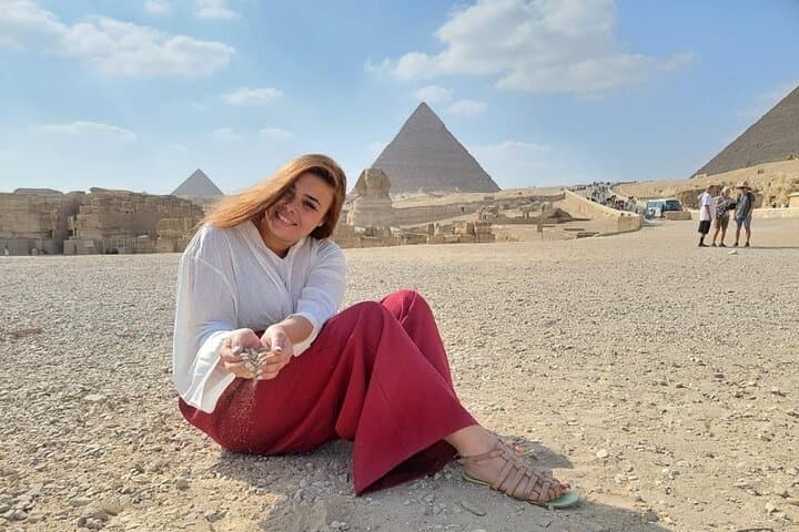 Tour to great pyramids of Giza, Sphinx & shopping tour with lunch