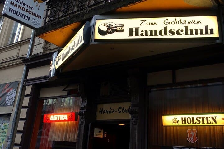 Reeperbahn tour with pleasure and vice and a lot of money
