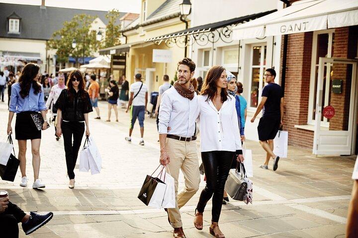Private Shopping Tour from Paris to La Vallee Village