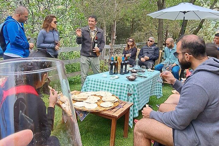 Privat tur til Jeita-grotten med vinsmagning i Faqra-ruinerne