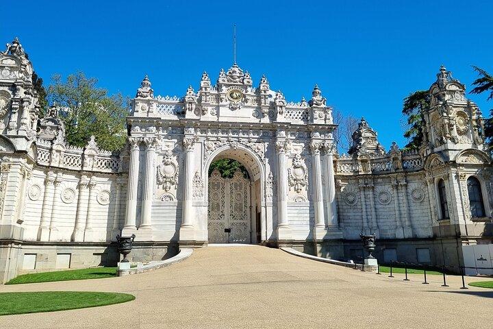 Istanbul Guidato Palazzo Dolmabahce e Sunset Yacht Experience