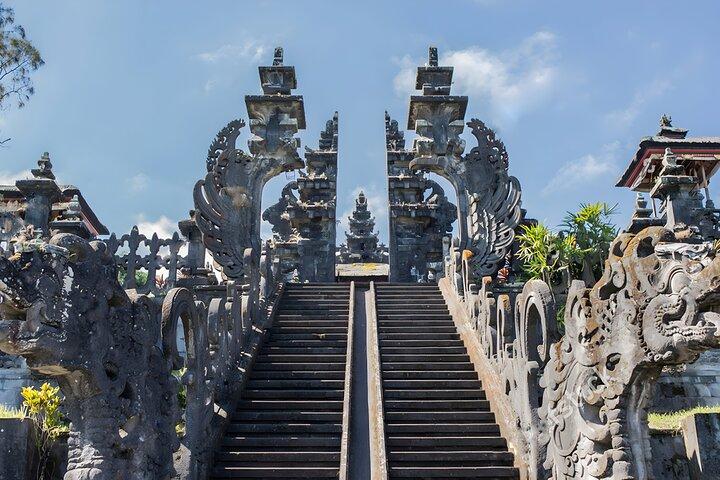 Besakih-tempeltour, Kehen-tempel, Tirta Empul, Goa Gajah-tempel