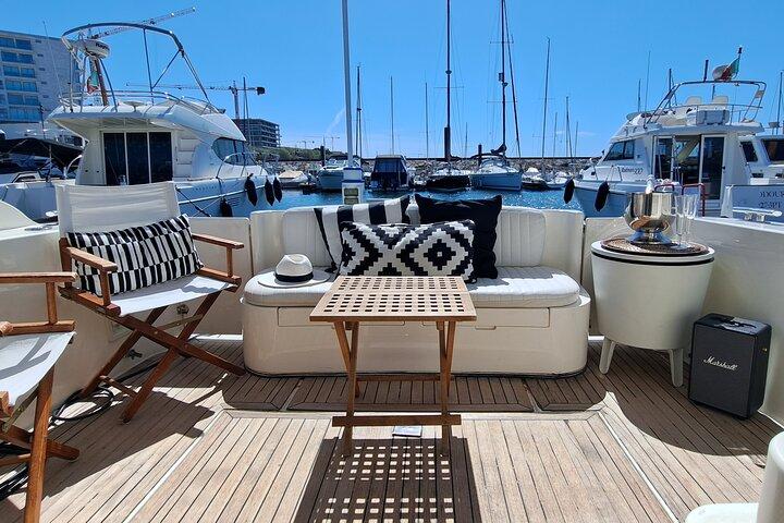 PORTO: Premium Yacht Tour – 6 Bridges & Douro Estuary Reserve
