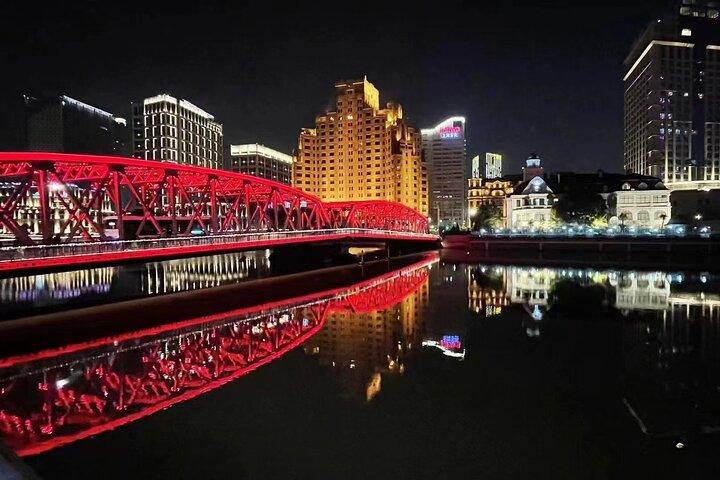 Privat tur: Shanghai Night View & Middag i Oriental Pearl Tower
