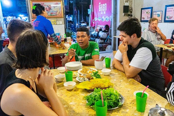 Phnom Penh Kvällsmatstur - Inclusive 5 stopp lokala provningar