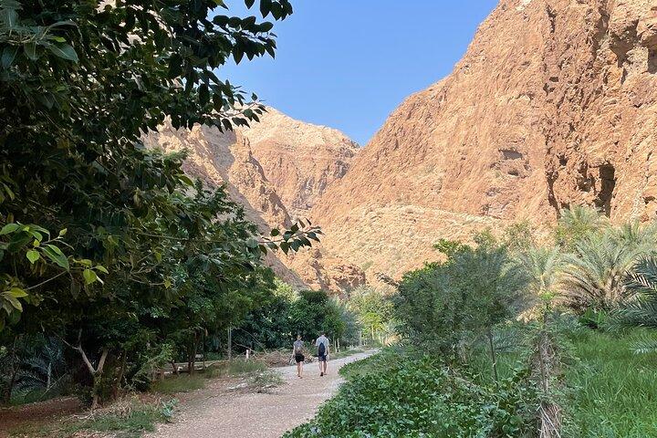 Heldags privat tur til Wadi Shab og Bimmah Sinkhole