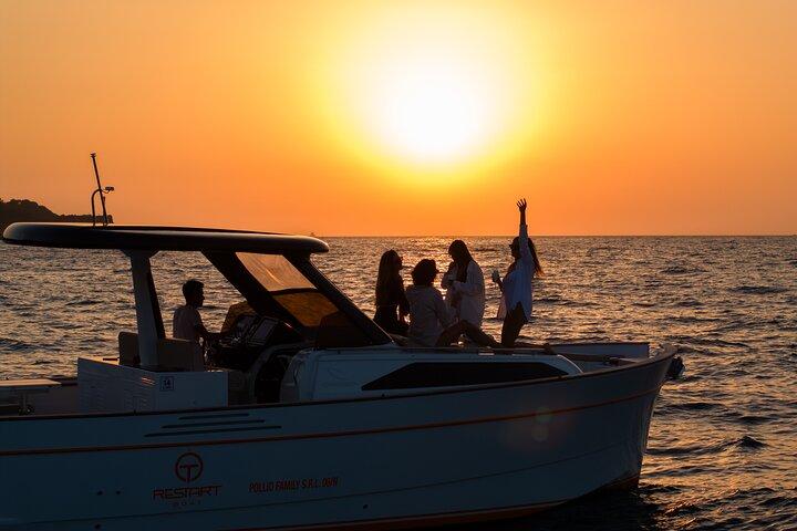 Private Sunset Boat Tour fra Sorrento