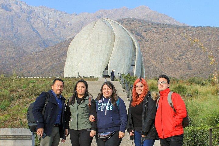 Da Santiago: Tempio Bahai e vigneto Cousiño Macul