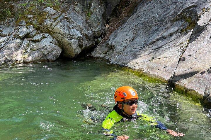 Halvdags Vandfald Rappelling Adventure + Fotopakke!