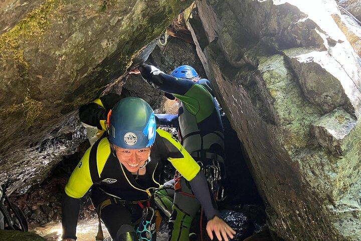 Halvdags Vandfald Rappelling Adventure + Fotopakke!