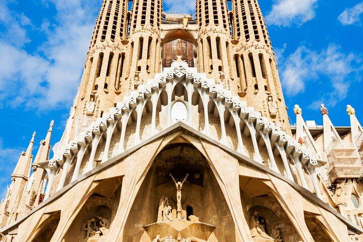 Tour por el exterior de la Sagrada Familia