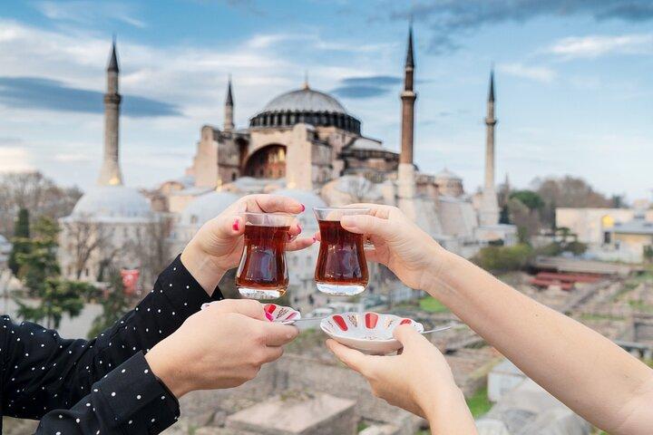 Bites And Bazaars Tour in Rüstem Paşa