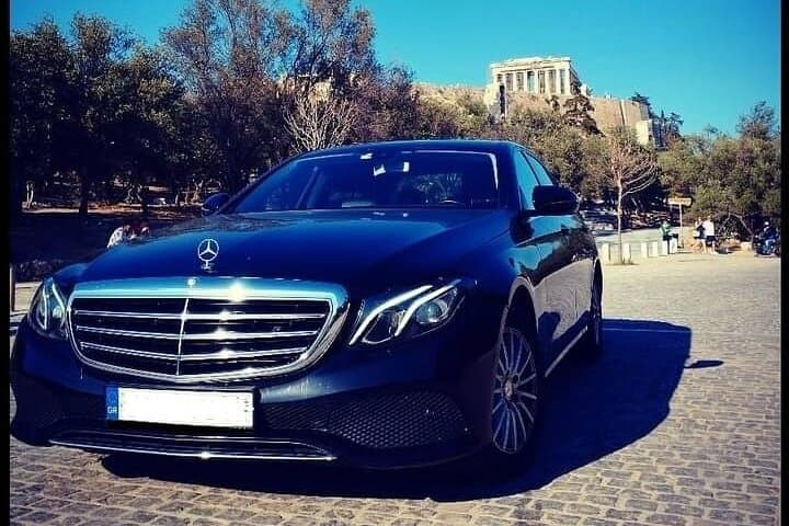 Limousine Service from Athens City to Acropolis.