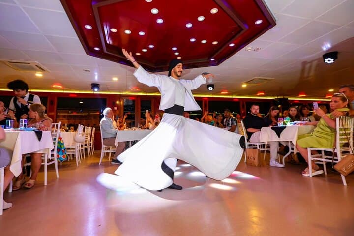 Istanbul Bosphorus Dinner Cruise with Drinks and Shows